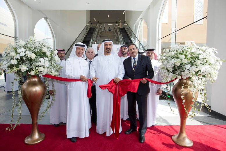 Nakheel Chairman Ali Rashid Lootah (centre), Board Member Ibrahim Al Fardan (front left) and CEO Sanjay Manchanda (front right)